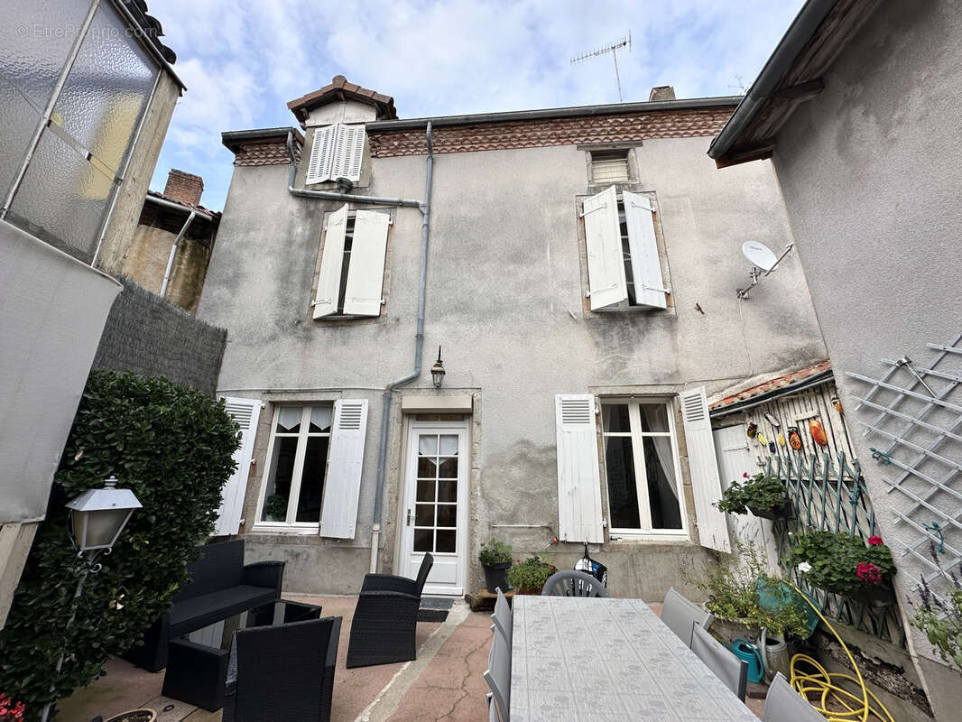 Maison à BELLAC