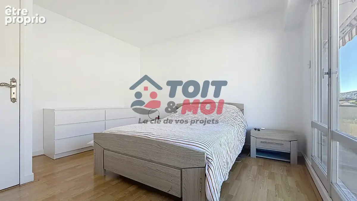 Appartement T4 de 87 m2 entièrement rénové   Double séjour   Balcon - photo 10
