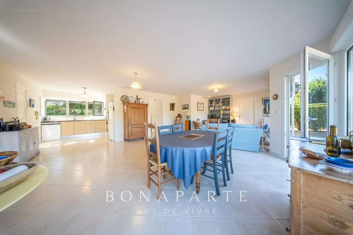 Golfe du morbihan, locmariaquer : maison 4 chambres, jardin paysagé de 975 m², le golfe à 300 m à pied - photo 6