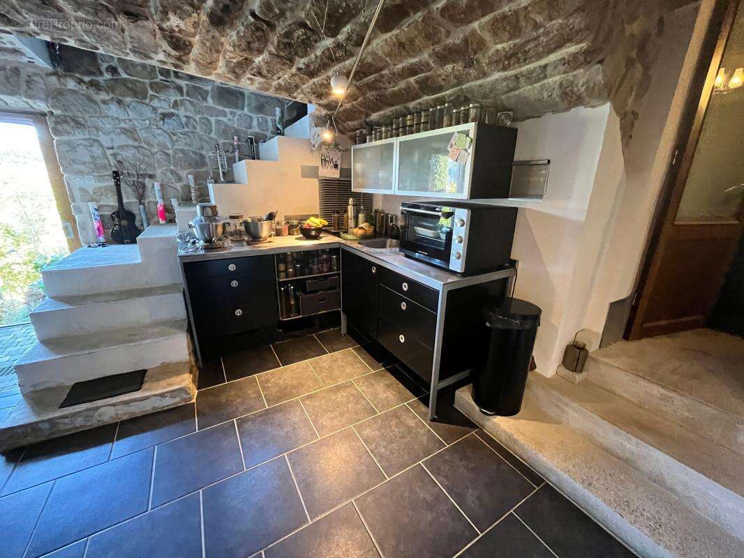 Maison en pierres rénovée + terrain 2400m² - photo 11
