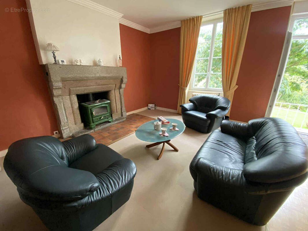 Maison à SAINT-HILAIRE-DU-HARCOUET