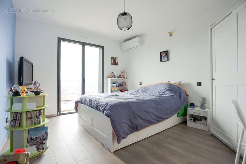 Maison 5 pièces - 137 m² - SAINT MAURICE (63270) - 405 000 euros - photo 12