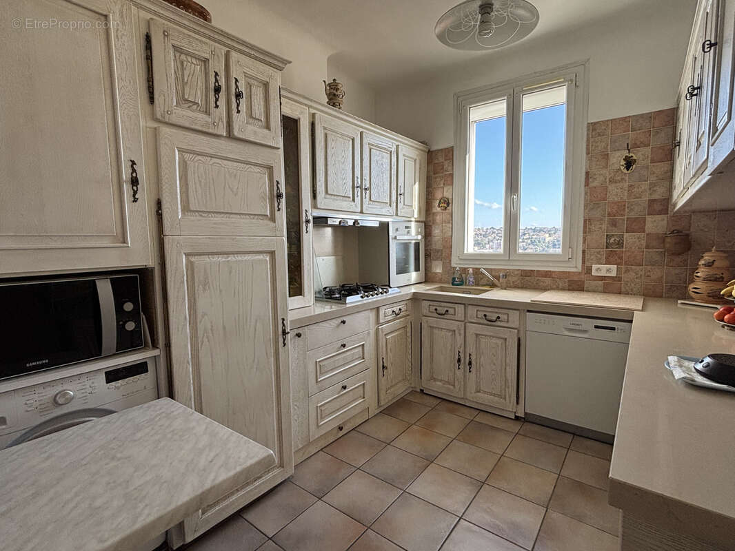 Appartement à MARSEILLE-13E