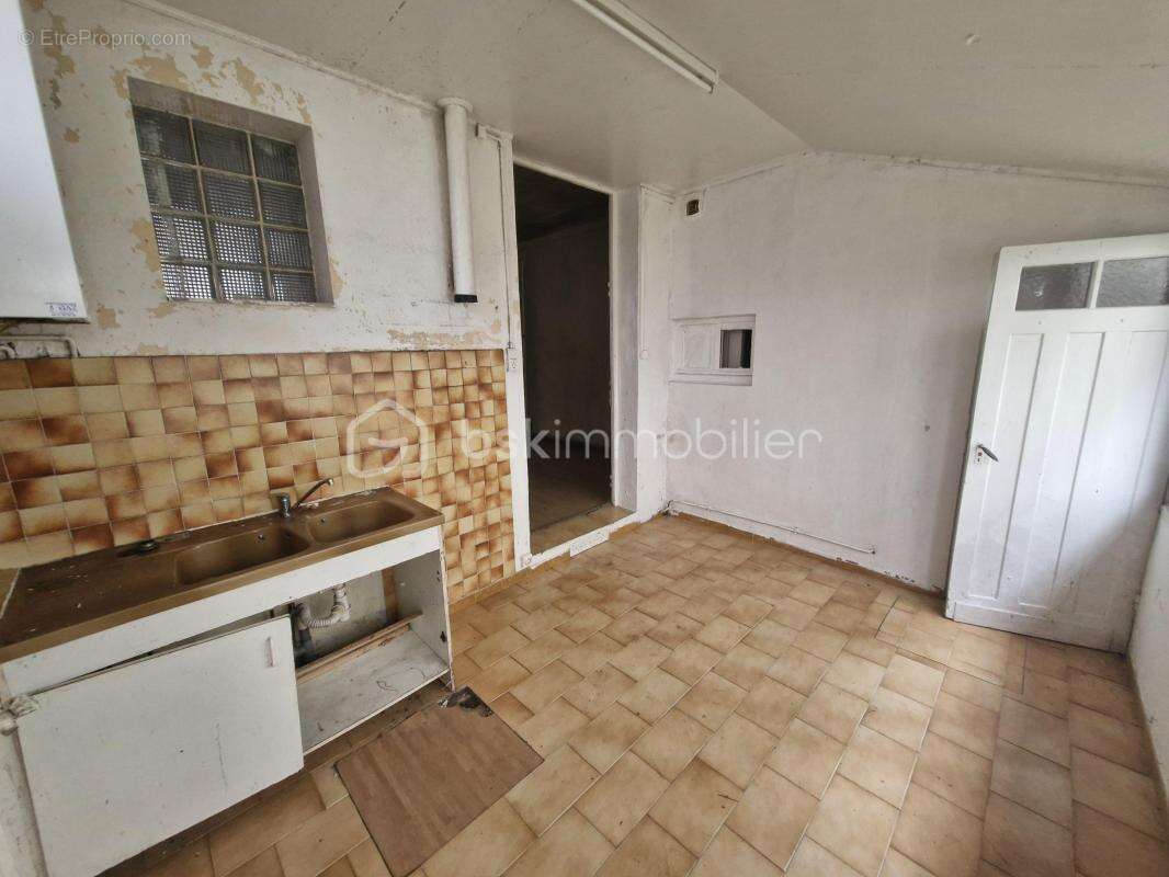 Maison de ville de 118m2/Immeuble de rapport à Sainte-Foy-La-Grande à rénover - photo 6