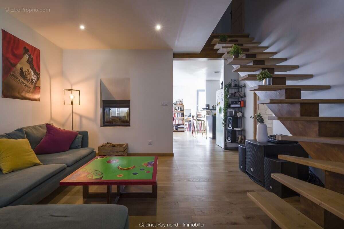 Maison à ENTRAIGUES