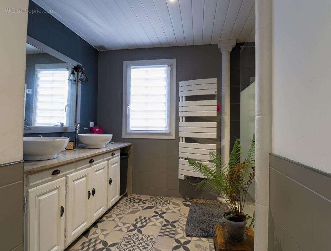 Maison à VIVIERS-LES-MONTAGNES