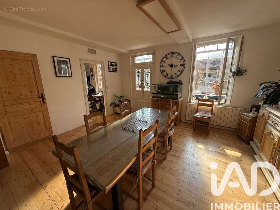 Maison 120 m² à La Neuville-Roy  - photo 8