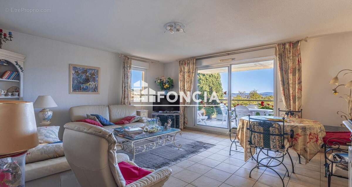 Appartement à HYERES