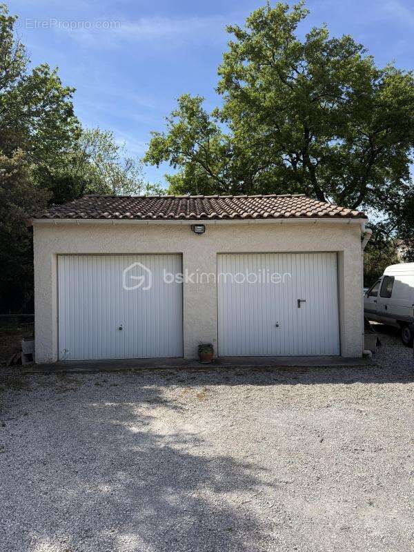 Maison à PELISSANNE