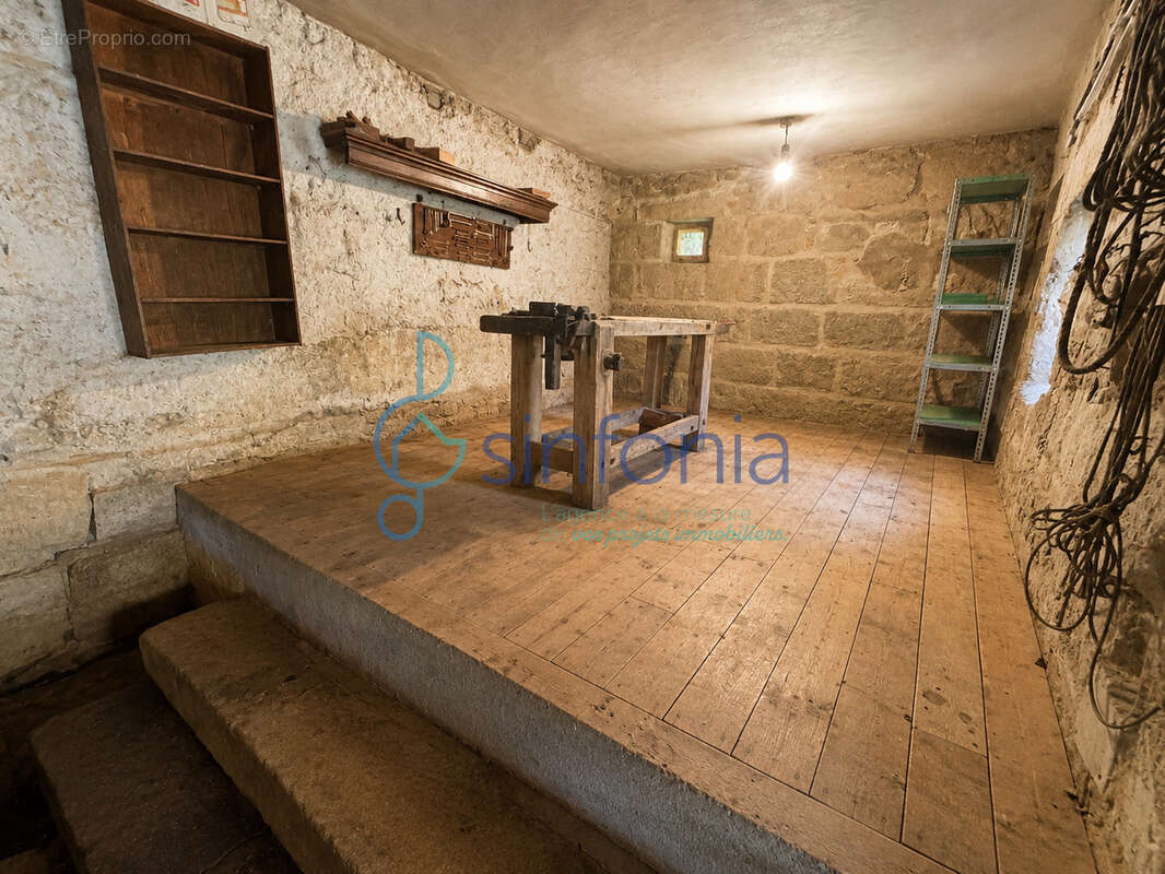 Maison à GALLARGUES-LE-MONTUEUX