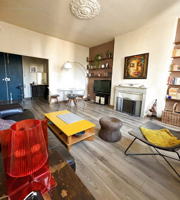 Appartement à MARSEILLE-6E