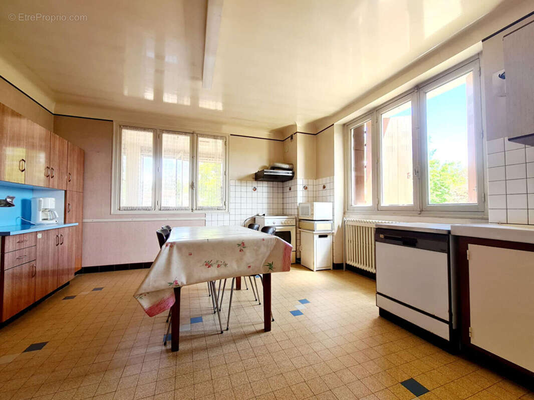 Maison à IS-EN-BASSIGNY