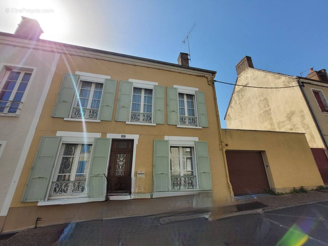 Maison à MOUTIERS-AU-PERCHE