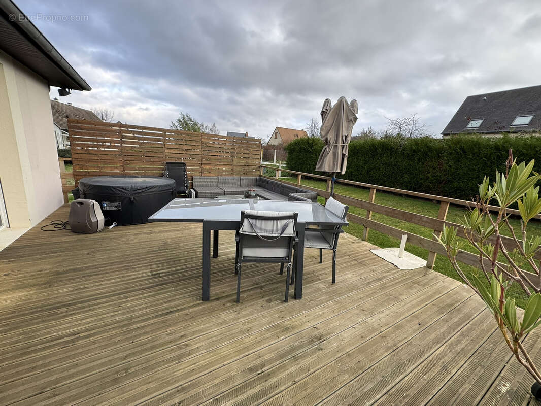 Maison à LA RIVIERE-SAINT-SAUVEUR