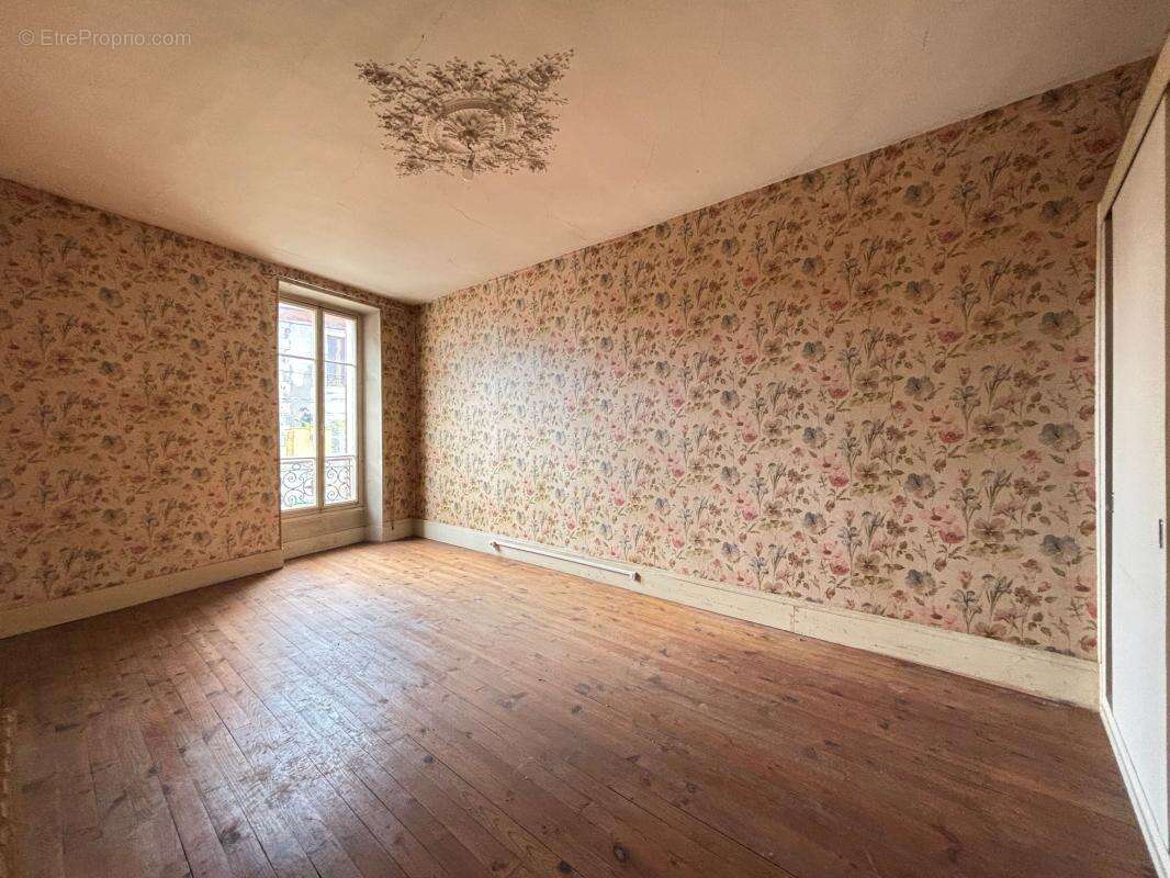 Appartement à ENTRE-DEUX-GUIERS