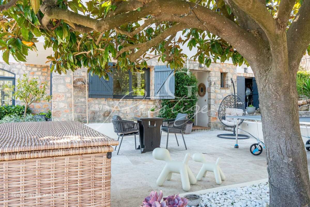 Maison à MANDELIEU-LA-NAPOULE