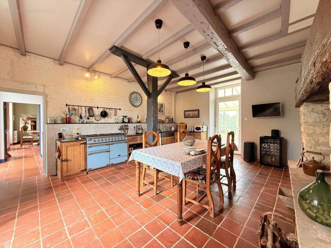 Maison à CHATEAUNEUF-SUR-CHARENTE