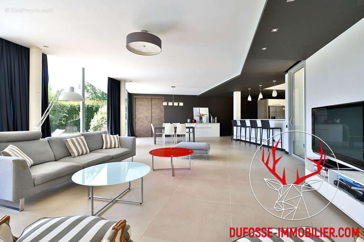 Maison à CHARBONNIERES-LES-BAINS