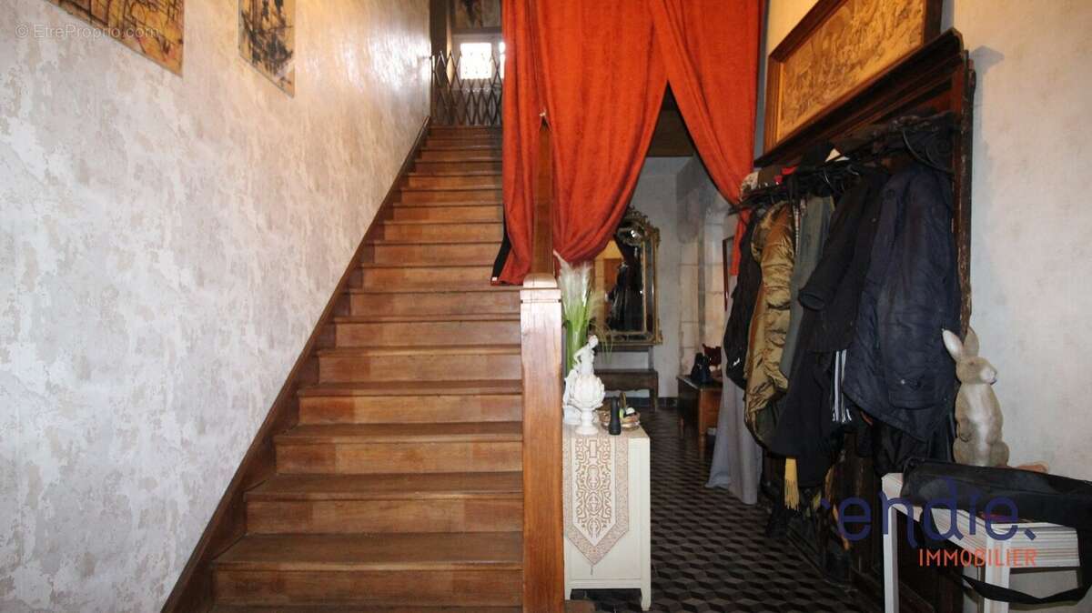 Maison à MEHUN-SUR-YEVRE