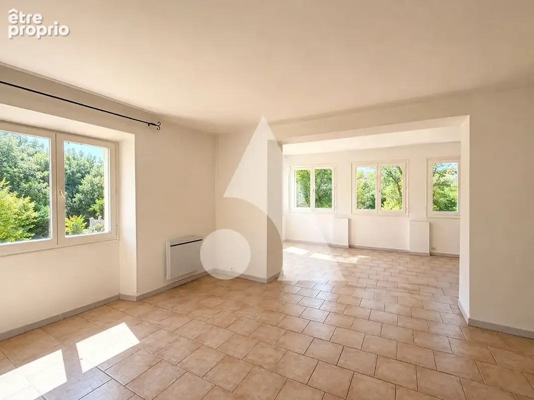 La Bastidonne Villa individuelle de  7 pièces de 168 m2 habitables sur 2800 m2 terrain - photo 4