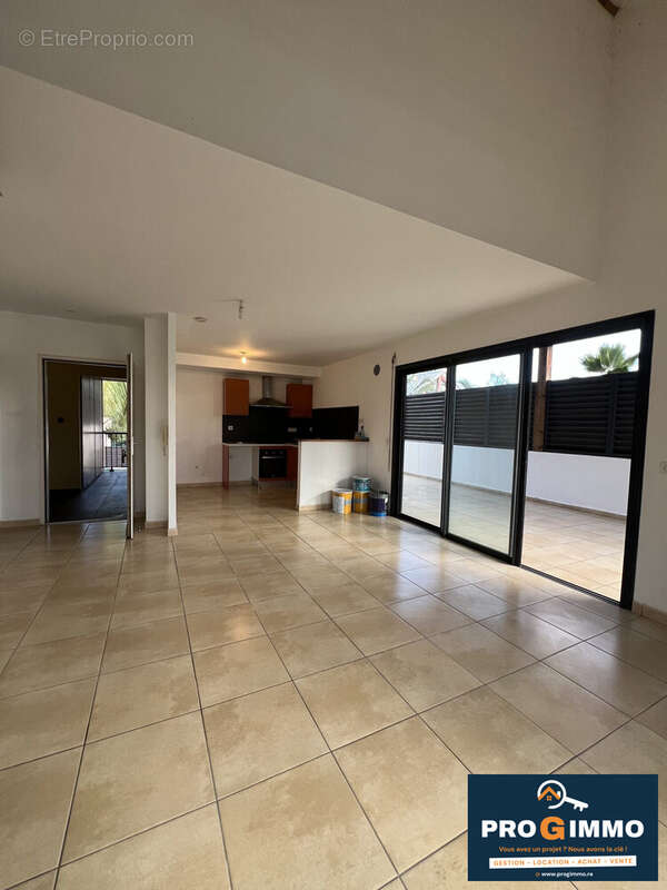 Appartement 74 m² à Saint-Pierre  - photo 3