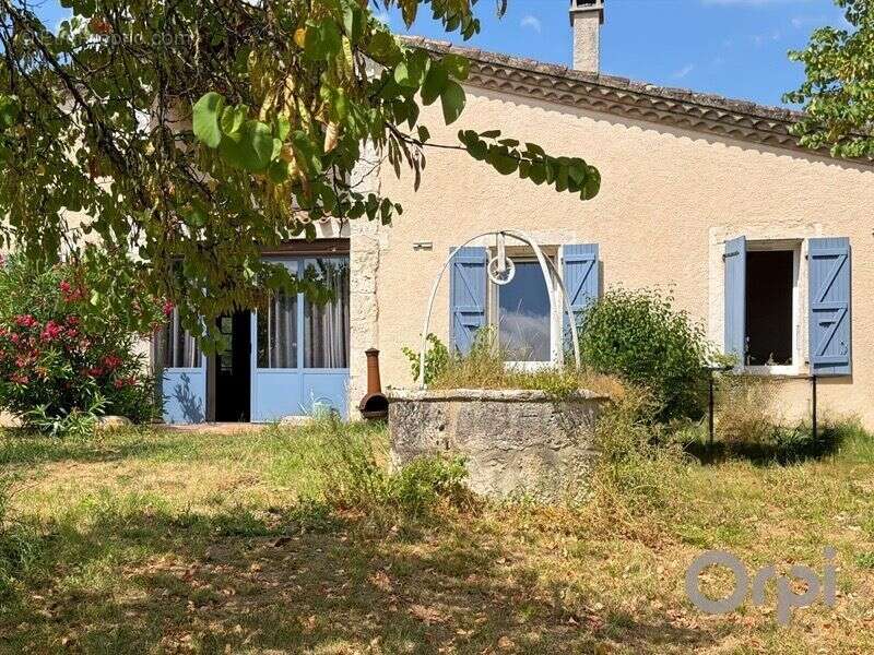 Dans un village haut perché, maison en pierre avec jardin attenant et sa vue panoramique - photo 4