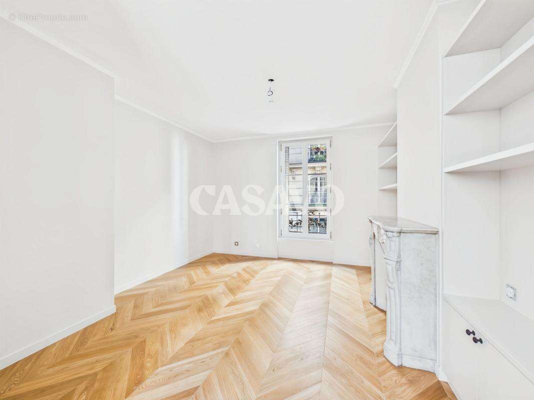 Appartement à PARIS-14E