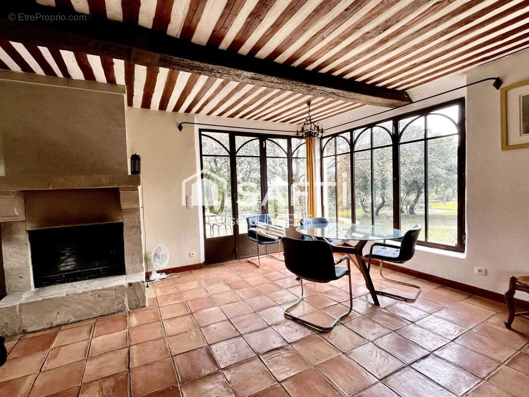 Maison 270 m² à Venasque  - photo 8