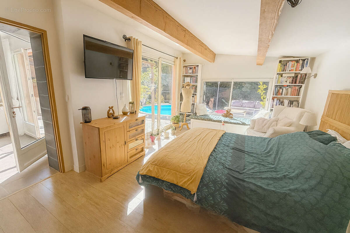 Maison à SOLLIES-TOUCAS