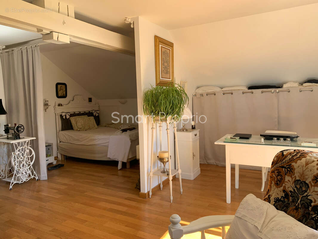 Appartement à LAGUENNE