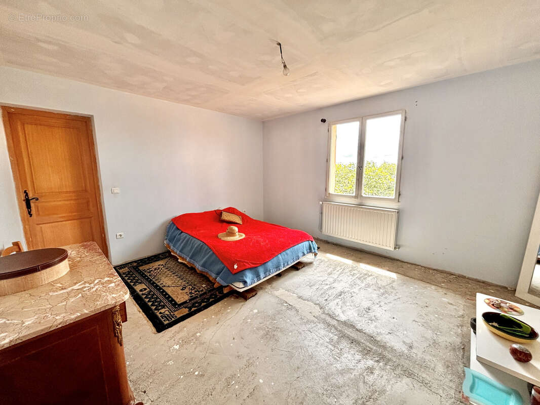 Maison à SAINT-JULIEN