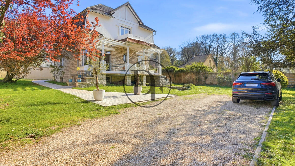 Maison à VULAINES-SUR-SEINE