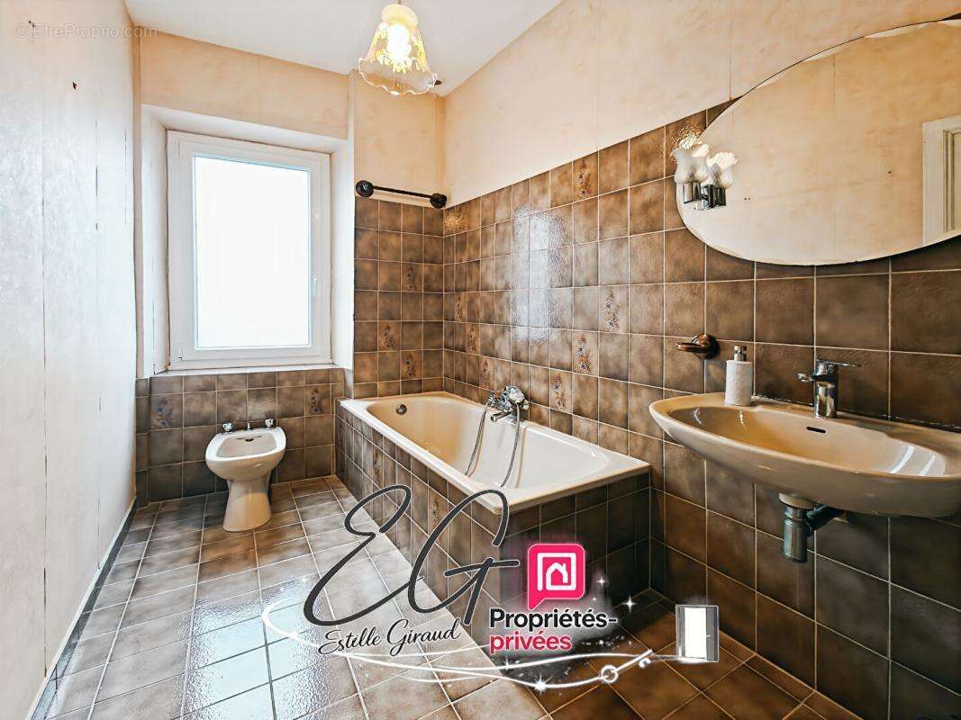 Maison bourgeoise rénovée, Coeur du village de Villegly - photo 17