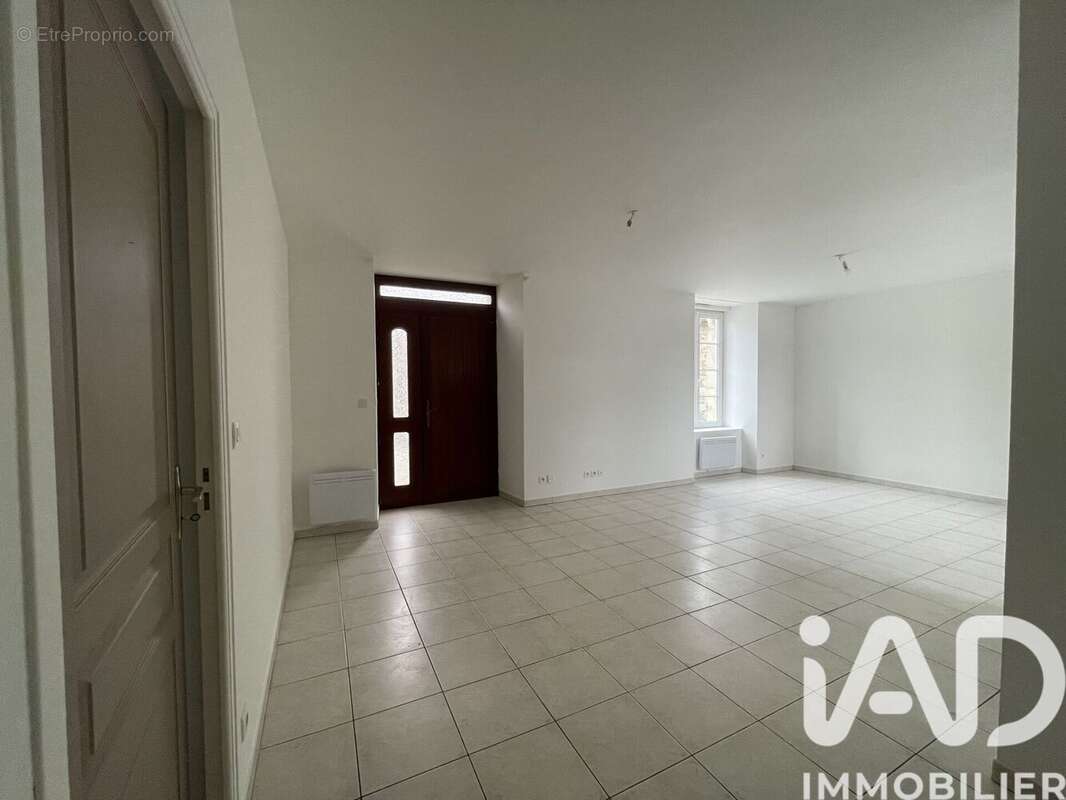 Photo 3 - Appartement à LA ROCHE-DERRIEN