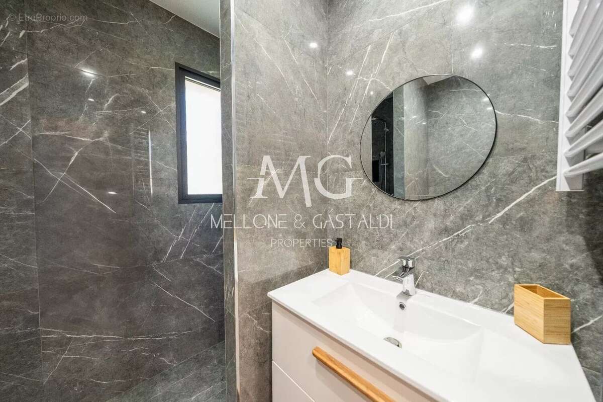 Maison à MOUGINS
