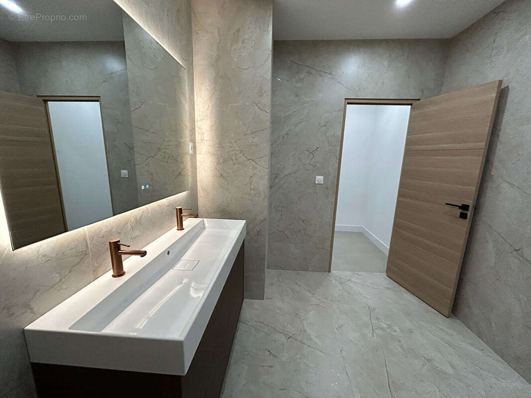 Photo 4 - Appartement à SAINT-CHAMOND