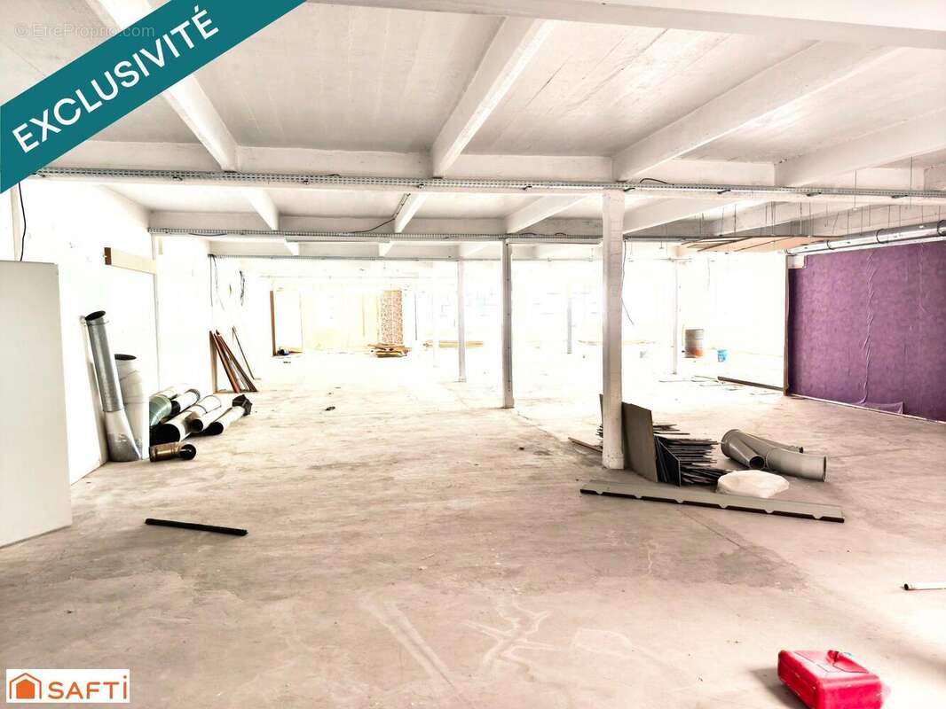 Photo 7 - Commerce à POUSSAY