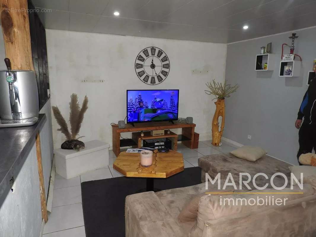 Maison à SAINT-MARC-A-FRONGIER