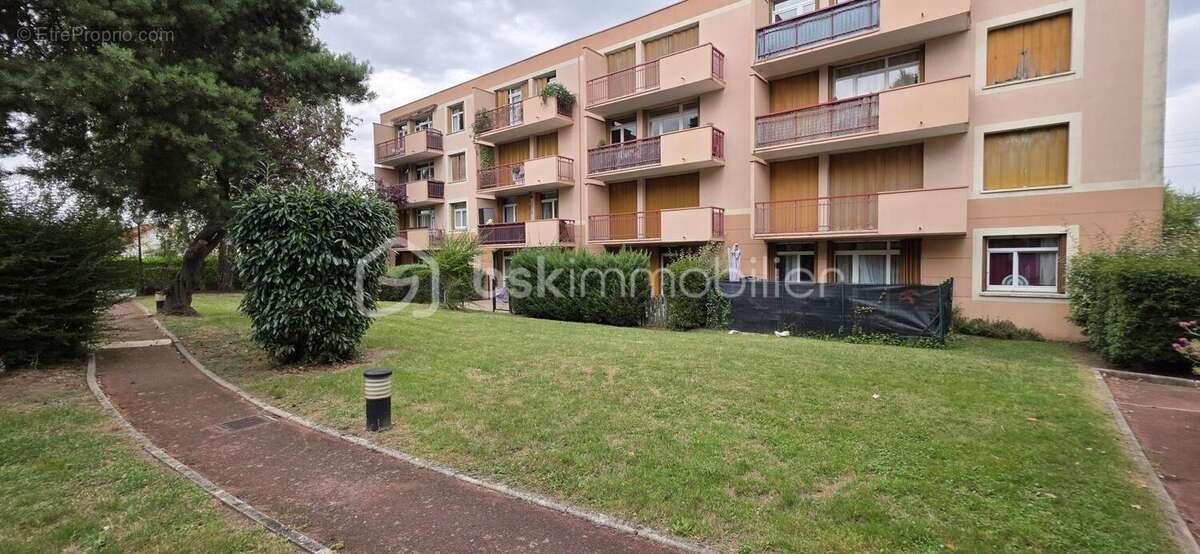 Appartement à CORBEIL-ESSONNES