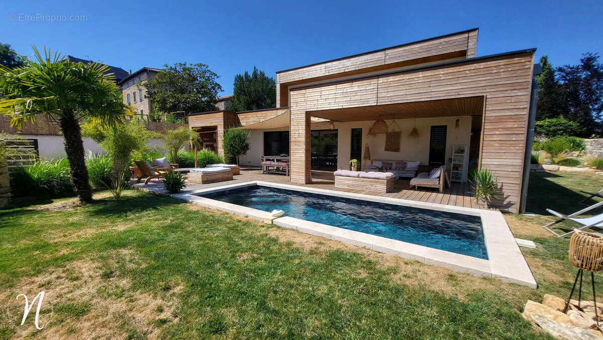 Maison à LUCENAY