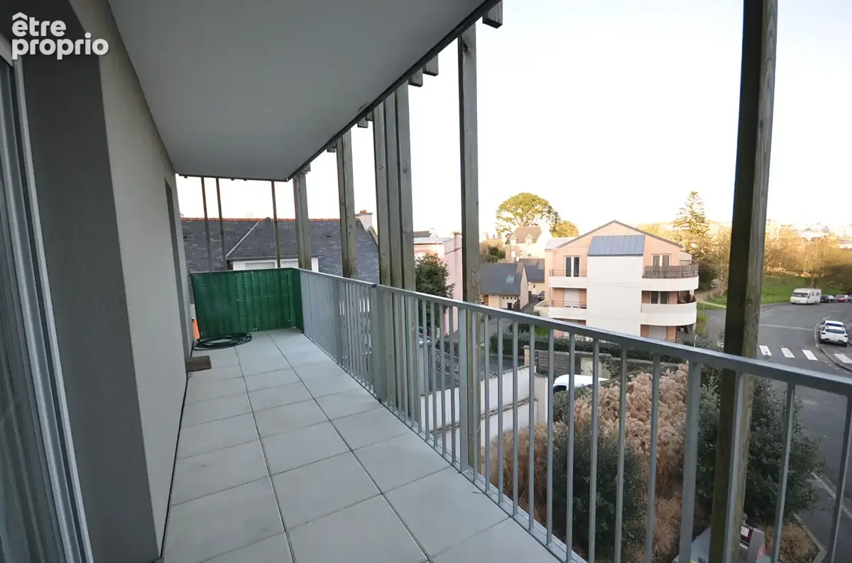 BREST QUATRE MOULINS - Appartement T3 récent de 61m² avec balcon, cave et parking - photo 6