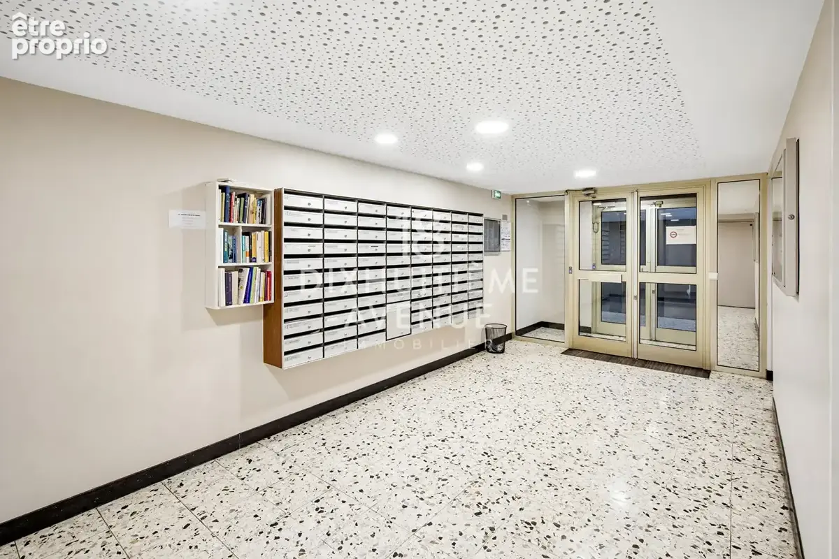 Rue des Poissonniers, 2 pièces 46m² 7ème étage ascenseur - photo 11