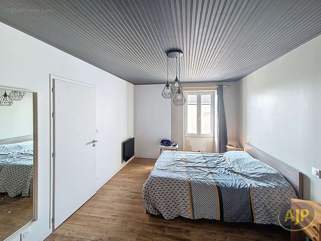 Maison à L'HERBERGEMENT