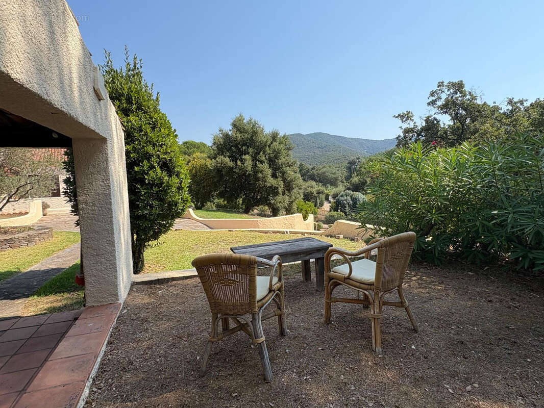 Maison à BORMES-LES-MIMOSAS