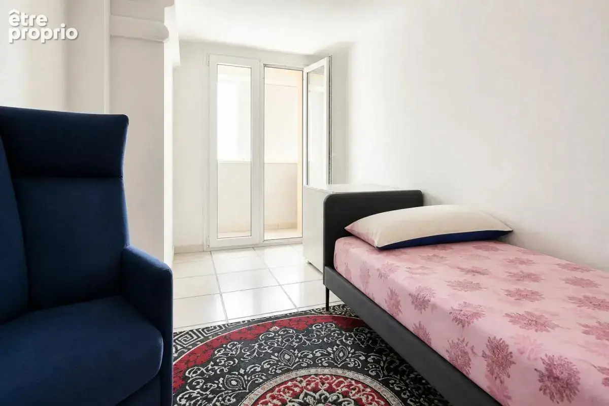 Appartement de 4 pièces de 65 m² à Villiers-le-Bel - photo 4