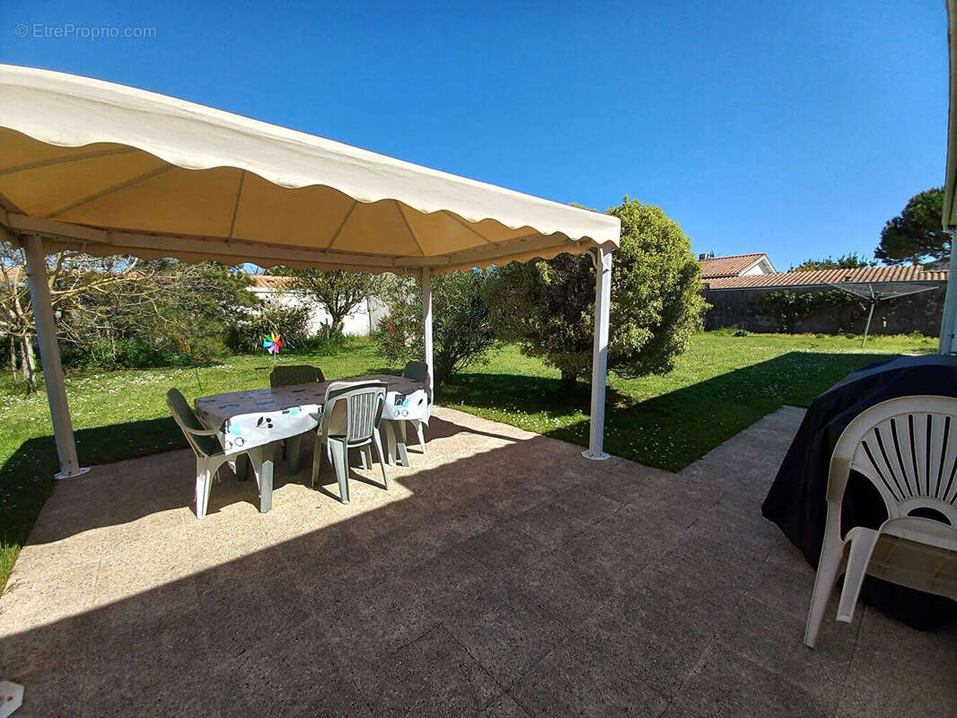 Maison à LA BREE-LES-BAINS