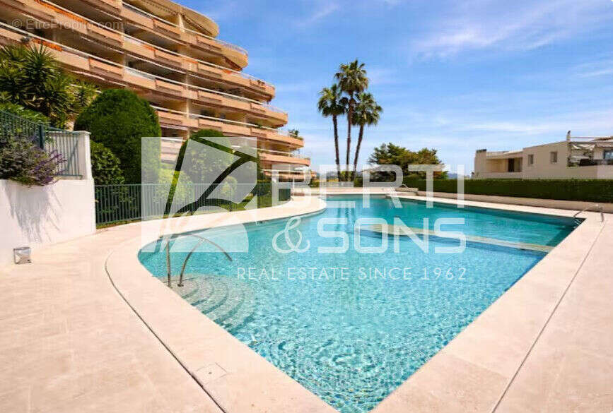 Appartement à MANDELIEU-LA-NAPOULE
