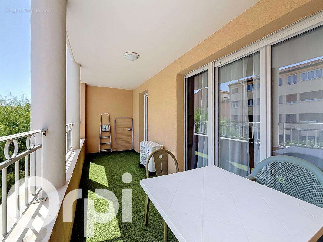 Appartement à PUGET-SUR-ARGENS