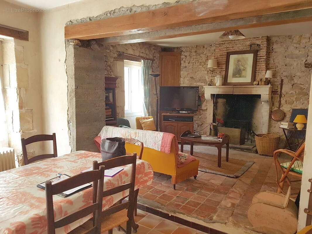 Grande maison de village à vendre, region Montmorillon 86 - photo 4