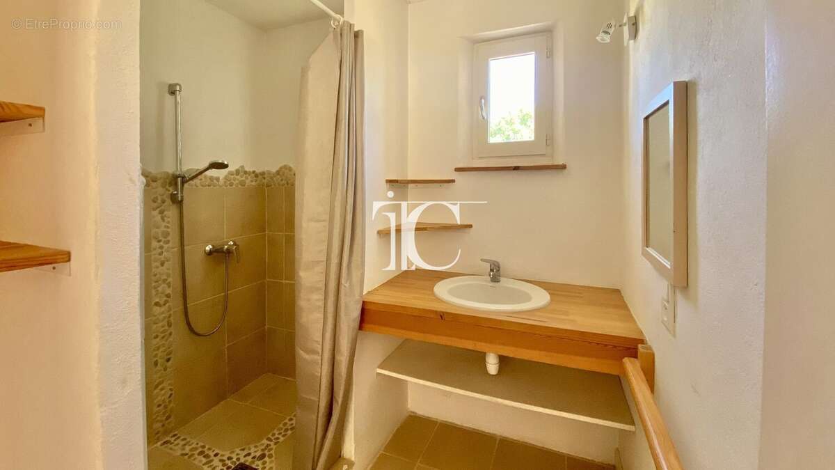 Secteur lussan, maison plain-pied 180m2 de conception bio-climatique, sur parcelle 6055m2 - photo 13